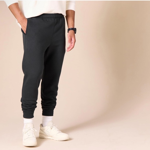 NIP Amazon Essentials Black Fleece Jogger Sweatpants - Picture 2 of 5